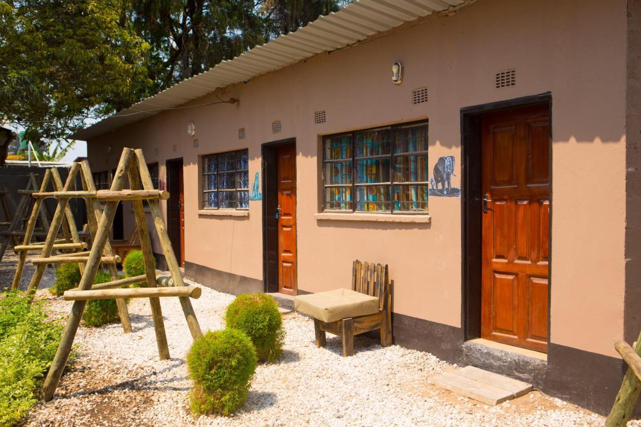Lusaka Backpackers Hostel Екстериор снимка