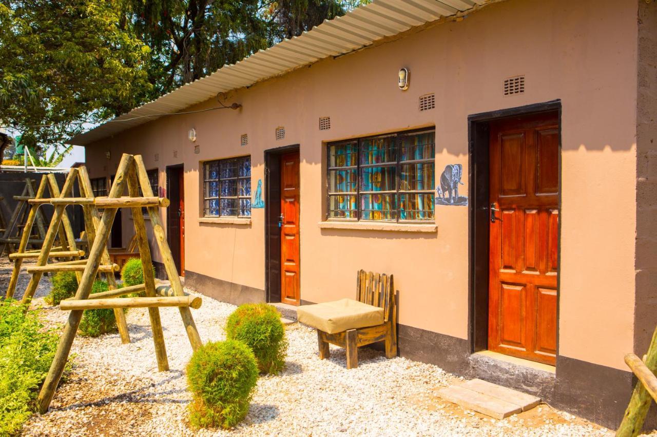 Lusaka Backpackers Hostel Екстериор снимка