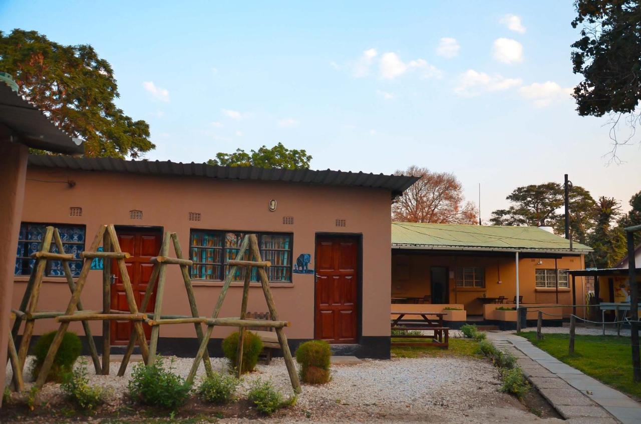 Lusaka Backpackers Hostel Екстериор снимка